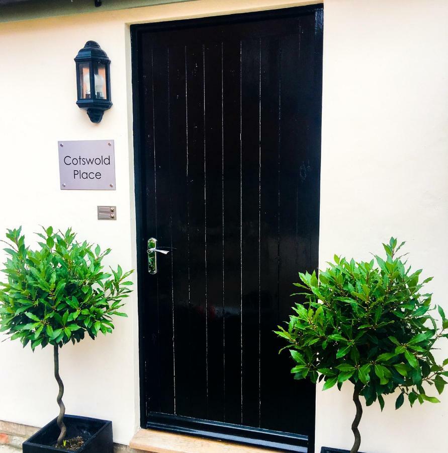 סירנססטר Cotswold Place מראה חיצוני תמונה